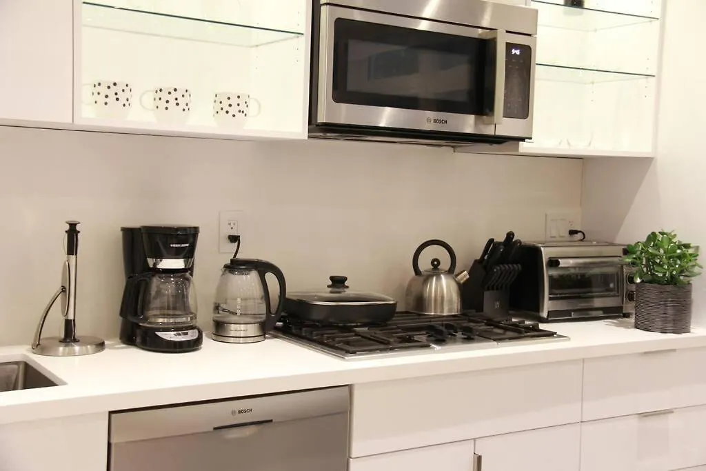 Modern Separate Lower Level 1 Bedroom Apartment Plus Parking Toronto